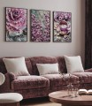 Zestaw plakatów z przewagą koloru fioletowego do kobiecego salonu