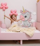 Naklejka jednorożec ze złotym rogiem