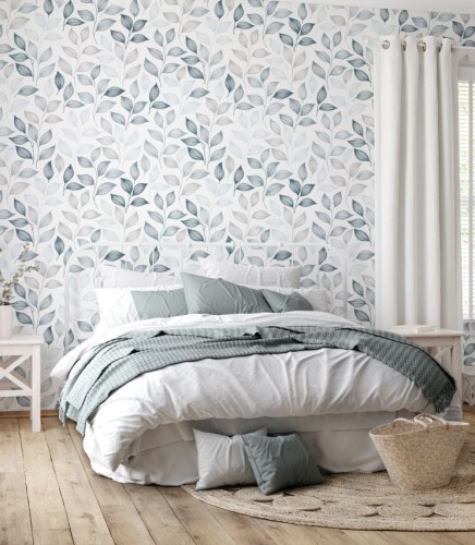 Wizualizacja pokoju z tapetą w liście herbaciane w odcieniach szarości i niebieskiego na białym tle