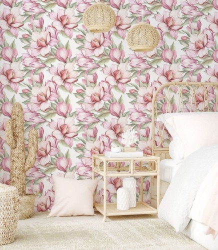 Tapeta kwitnąca magnolia na ścianie w sypialni.
