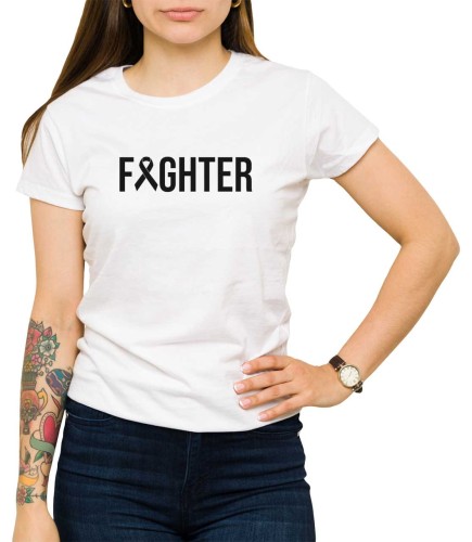 Biała damska koszulka z napisem fighter - dla osób walczących z rakiem
