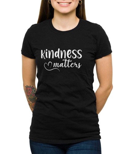 Czarna koszulka damska kindess matters