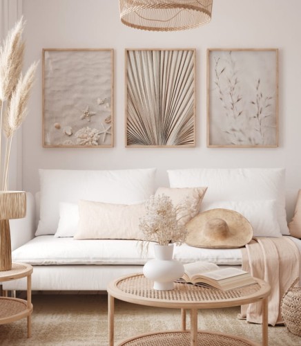 Delikatna roślinna galeria ścienna w neutralnych odcieniach