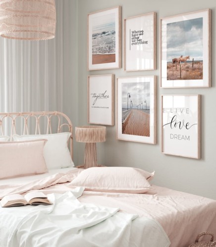 Subtelny zestaw plakatów zawierający trzy plakaty przedstawiające krajobraz i trzy czarno-białe plakaty z tekstami