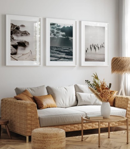 Nietypowy zestaw morskich plakatów z ujęciami morza podczas pochmurnej pogody