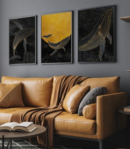 Zestaw czarno-żółtych plakatów z abstrakcyjnymi grafikami przedstawiające wieloryby na nocnym niebie