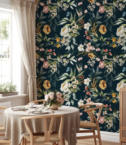 Ciemna tapeta w przepiękny, gęsty, kwiatowy wzór