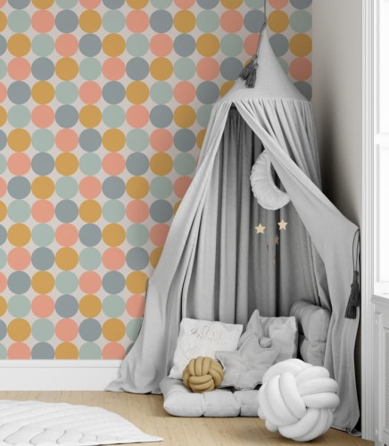 Delikatna, pastelowa tapeta z kolorowymi kółkami, które tworzą symetryczny wzór