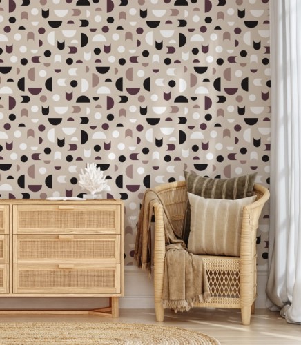 Geometryczna tapeta z beżowym tłem i kolorowymi figurami geometrycznymi