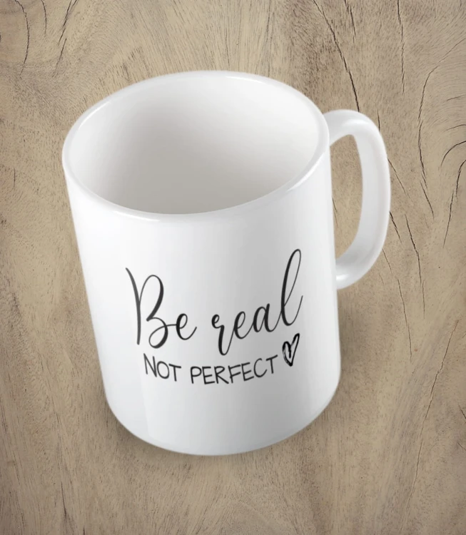 Biały kubek be real not perfect