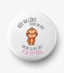Button na górze róże