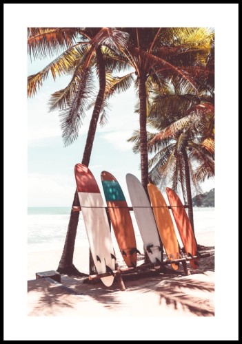 Plakat deska surfingowa pod palmą z białym marginesem