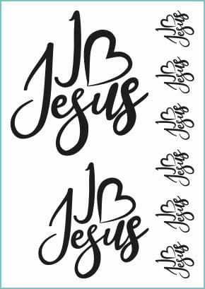 Tatuaż zmywalny napis z motywem religijnym I love Jesus w języku angielskim. Sztuczny tatuaż z hasłem kocham Jezusa w kolorze czarnym.