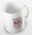 kolorowy kubek z grafiką mama need coffee - kolor biały.jpg
