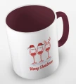 kolorowy kubek z hasłem Merry Christmas oraz grafiką świątecznego wina - kolor bordowy.jpg