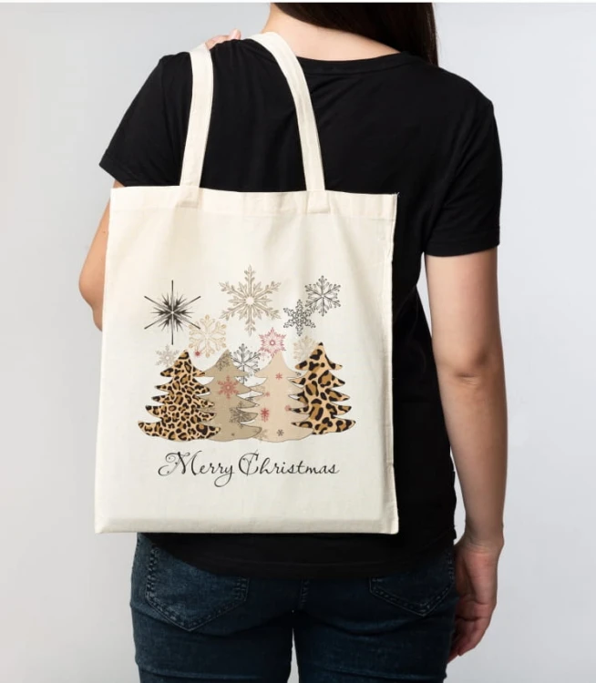torba bawełniana z długimi uszami hasłem Merry Christmas oraz choinkami w panterke - wiz.jpg