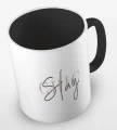kolorowy kubek z hasłem - stay chic - kolor czarny.jpg