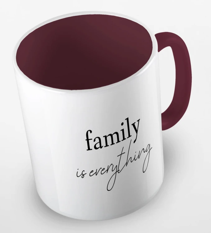 kolorowy kubek z hasłem - family is everything - kolor bordowy.jpg