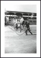 Plakat z bicyklami - penny-farthing race z zawodami na dawnych rowerach, poster z białym marginesem dookoła