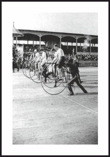 Plakat z bicyklami - penny-farthing race z zawodami na dawnych rowerach, poster z białym marginesem dookoła