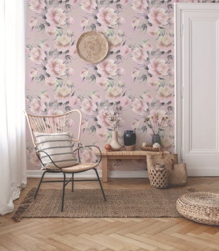 Tapeta delikatne peonie przedstawiona na jednej ze ścian.
