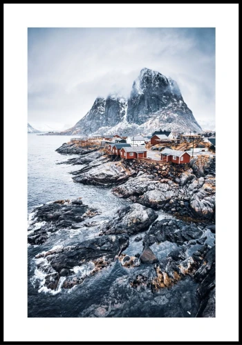 Plakat ukazujący wieś rybacką w Norwegii, z białym marginesem.