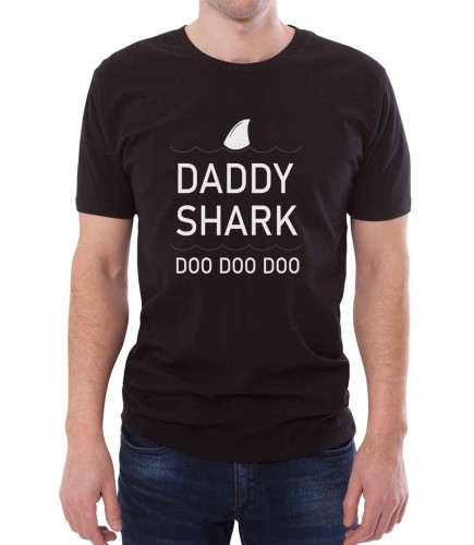 Czarny T-shirt daddy shark dla ojca