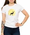 Biały T-shirt damski z nadrukiem jelenia i wielkiego księżyca
