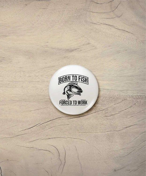 Button śr. 38 mm - born to fish - biały