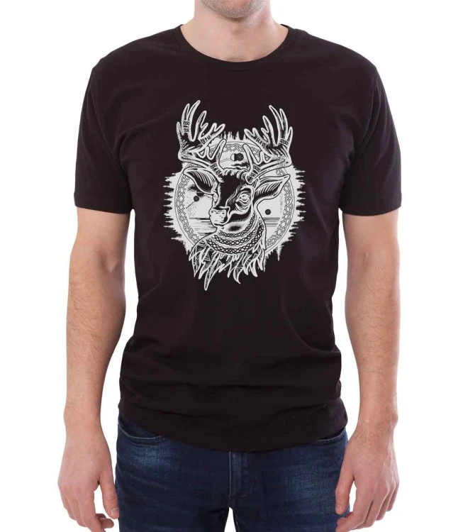 Czarny T-shirt dla mężczyzny ze świątecznym wzorem. Koszulka z białą grafiką renifera na Boże Narodzenie.