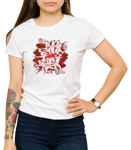 Biały T-shirt damski z bordowym nadrukiem piłkarzy kopiących piłkę nożną.
