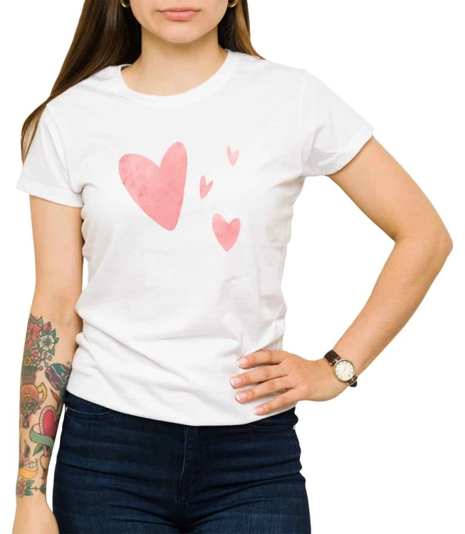 Biały T-shirt damski dla niej z różowymi serduszkami