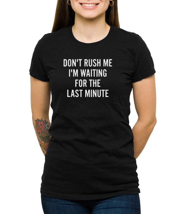 Czarny damski T-shirt prokrastynacja