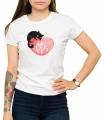 Biała koszulka damska kot głodny miłości - T-shirt z rysunkiem kota gryzącego wielkie czerwone serce