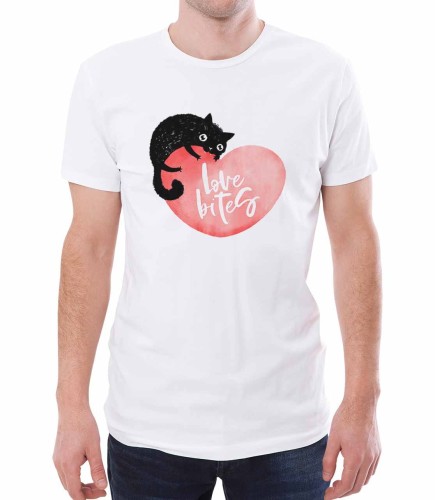 Biała męska koszulka kot głodny miłości - T-shirt z czarnym kotem, który wbija zęby w serce z napisem love bites