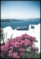 Widok na Morze Egejskie i nabrzeże wyspy Santorini