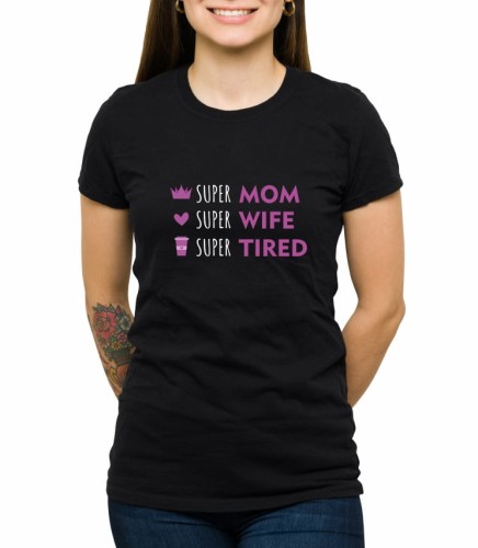 Czarna koszulka super mom wife tired