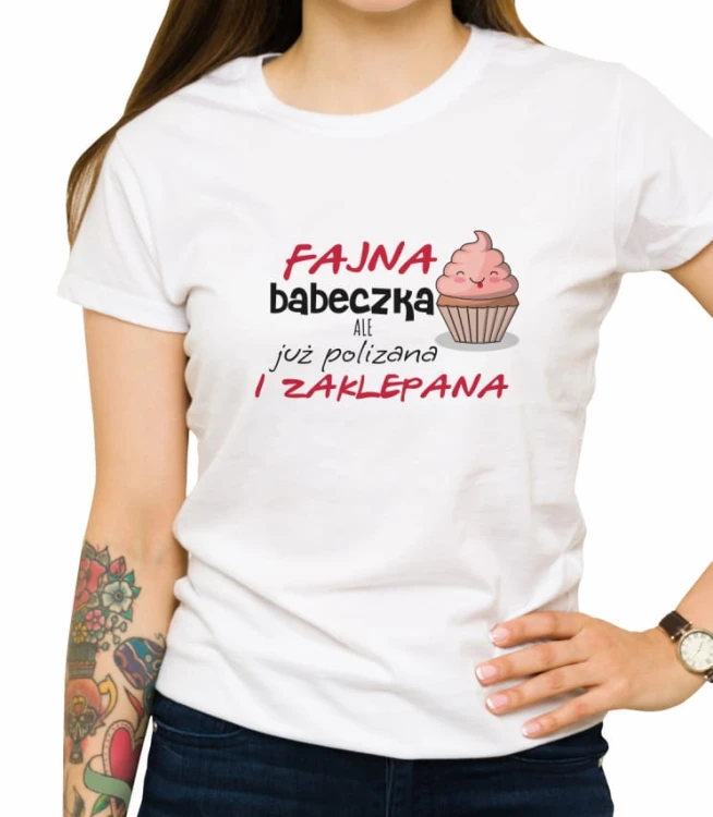 Biała koszulka fajna babeczka