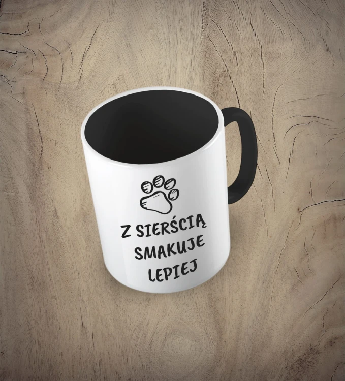 Czarny kubek  z sierścią smakuje lepiej