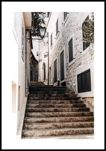 Plakat stara uliczka w Herceg Novi z białym marginesem