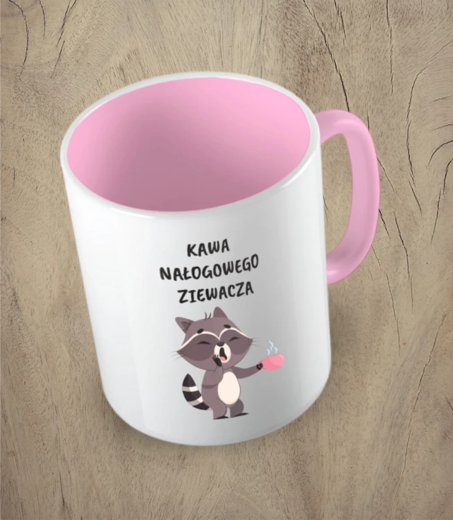 Różowy kubek kawa nałogowego ziewacza