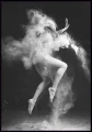 Plakat dancing on a dark