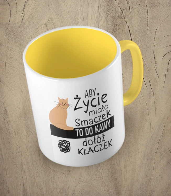 Żółty kubek aby życie miało smaczek