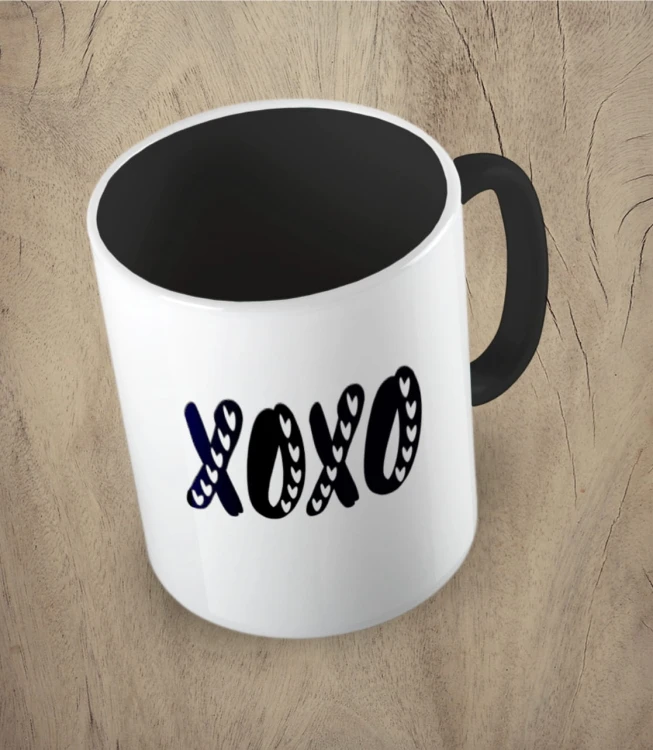 Czarny kubek xoxo 01
