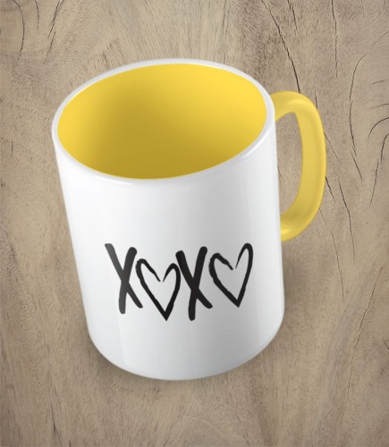 Żółty kubek xoxo 03