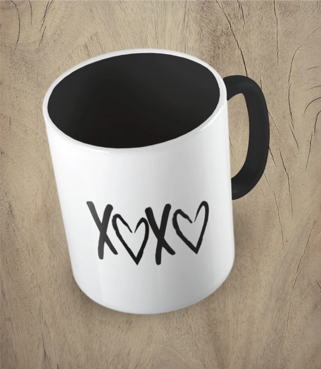 Czarny kubek xoxo 03