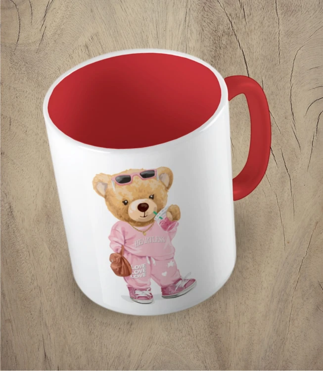 Czerwony kubek bear girl doll
