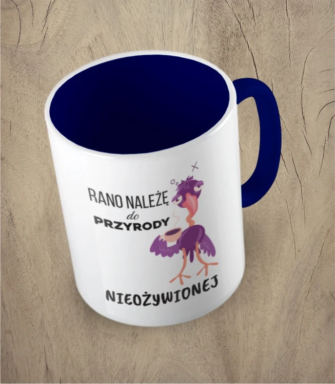 Granatowy kubek rano należę do przyrody nieożywionej