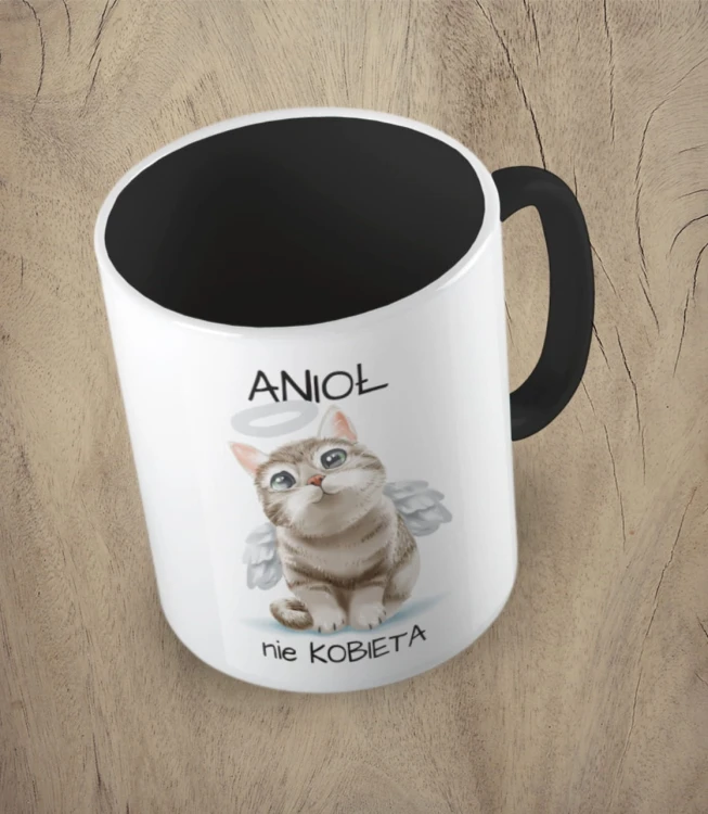Czarny kubek anioł nie kobieta