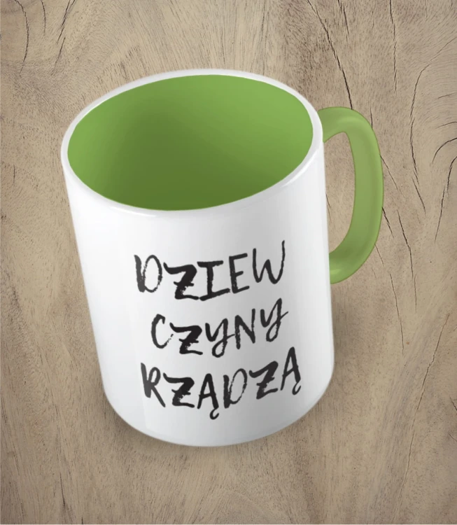 Jasnozielony kubek dziewczyny rządzą